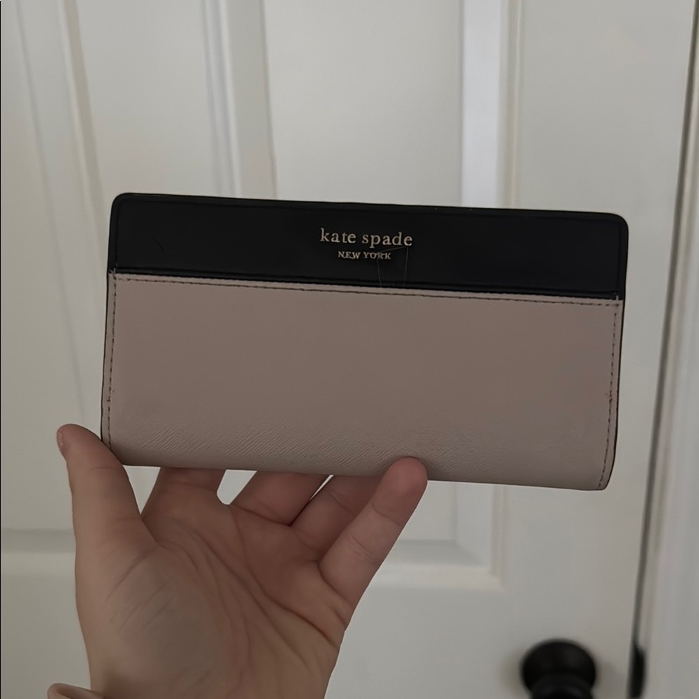 Kate Spade Black and Beige Wallet